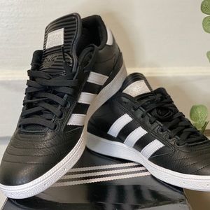 Adidas Dennis Busenitz Leather Skater sneakers